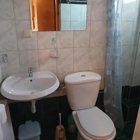 ραχη Gæstehus